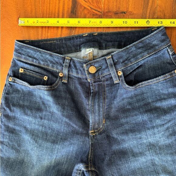 LL BEAN Women's BeanFlex Jeans, Mid-Rise Straight-Leg sz 8P - Picture 7 of 9